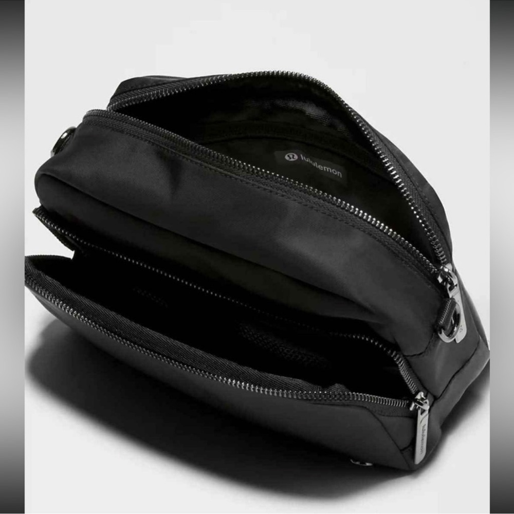 Lululemon Athletica Black Everywhere Crossbody Durable Modern bag purse gym 2L - Picture 3 of 5